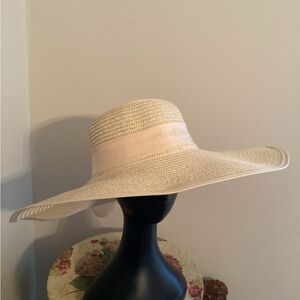 Kentucky Derby Beige Wide-Brim Sun Hat